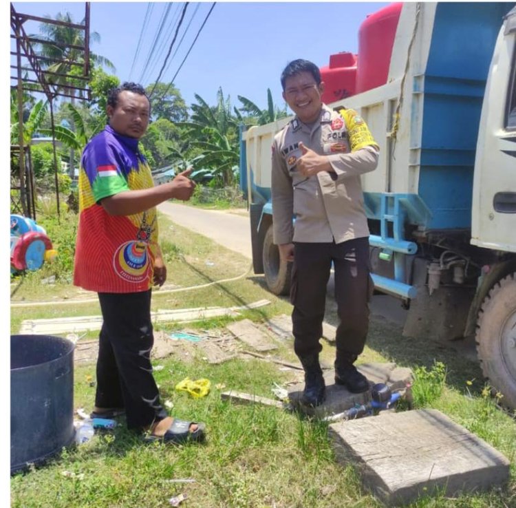 Monitoring Hari Ke-77, Polsek Batu Ampar Pastikan Pendistribusian Air Bersih Berjalan Lancar di Tanjung Sengkuang dan Batu Merah
