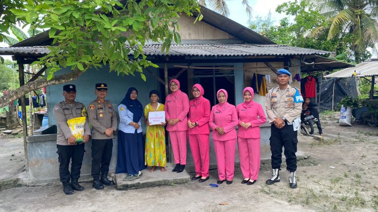 Jumat Berkah Polsek Meral Polres Karimun di Kelurahan Darussalam