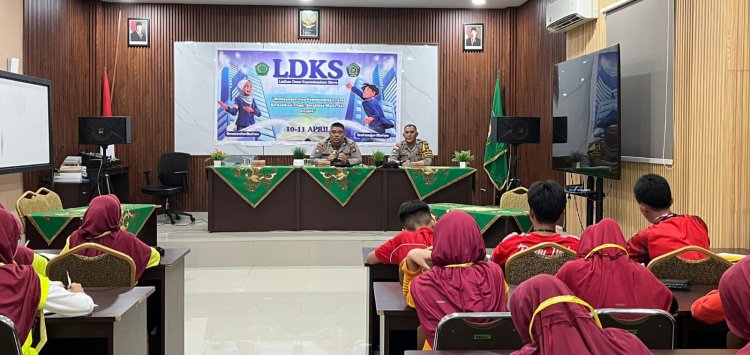 Respon Cepat Jumat Curhat Kapolresta Barelang, Polsek Bengkong Langsung Sambang MTSn 01 untuk Tangkal Kenakalan Remaja