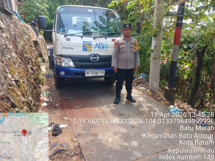 Distribusi Air Bersih Hari Ke-79, Polsek Batu Ampar Hadir Ringankan Beban Warga Terdampak Gangguan Air