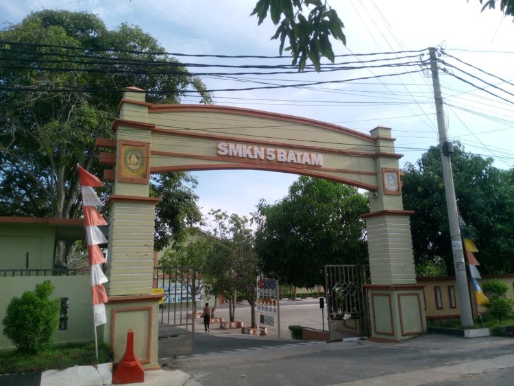 Miris! Dugaan Komersialisasi Aset Sekolah di SMKN 5 Batam, Nama Gubernur Ikut Terseret