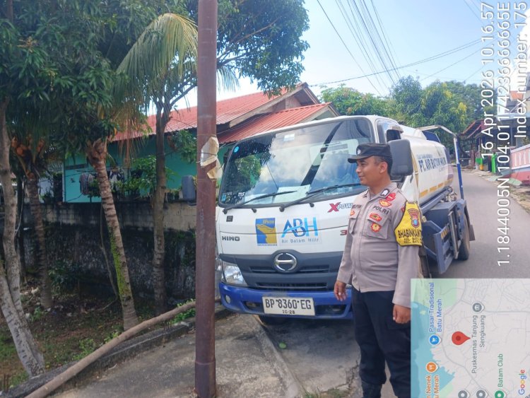 Hari Ke-83 Distribusi Air Bersih, Polsek Batu Ampar Pastikan Penyaluran bagi Warga Terdampak Berjalan Optimal