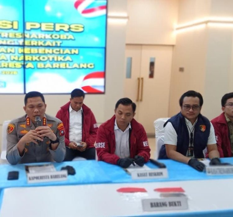 Kapolresta Barelang Pimpin Pengungkapan Kasus Narkotika, Dua Pelaku Positif Sabu dan 5 Paket Diamankan