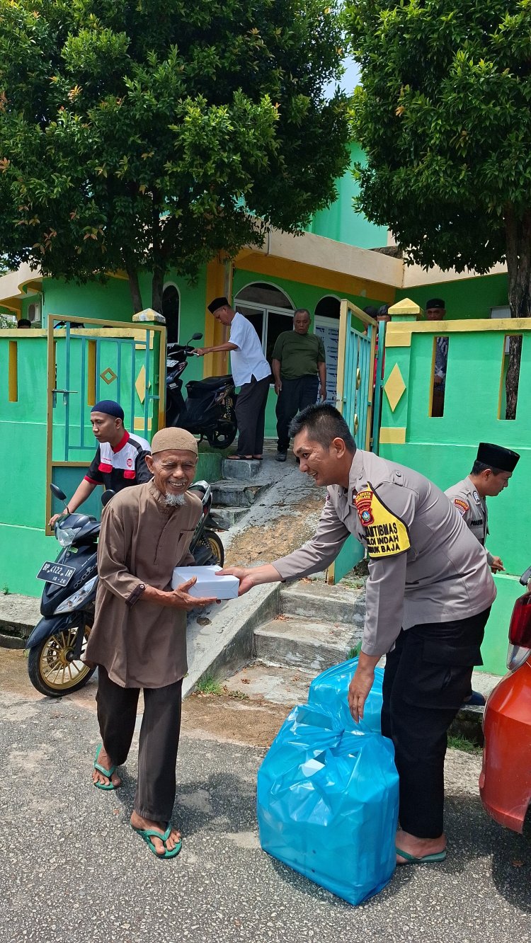 Polsek Lubuk Baja Gelar Bakti Sosial Jumat Berkah, Pererat Silaturahmi dengan Masyarakat