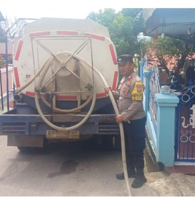 Hari Ke-84 Monitoring Distribusi Air Bersih, Polsek Batu Ampar Pastikan Kebutuhan Warga Terdampak Gangguan Air Tetap Terpenuh