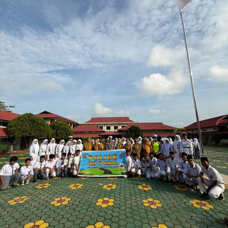 Police Goes To School di SMA Negeri 2 Karimun, Satlantas Polres Karimun Berikan Himbauan Tertib Berlalu Lintas