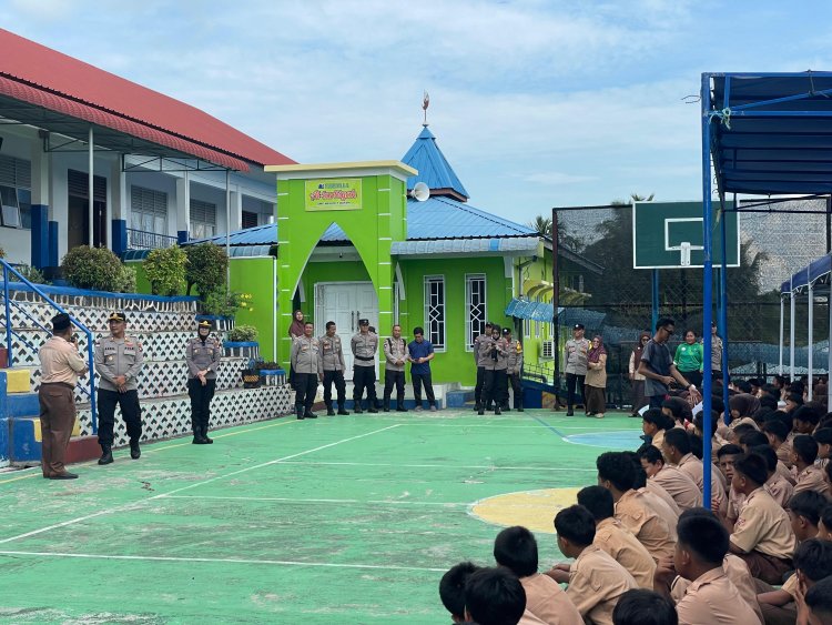 Polresta Barelang Gelar Silaturahmi dan Sosialisasi Kenakalan Remaja serta Antisipasi Bullying di SMP Negeri 1 Batam