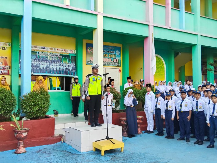 Satlantas Polres Karimun Police Goes To School Di SMP N 1 Karimun