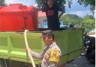 Polsek Batu Ampar Distribusikan Air Bersih Hari ke-98 untuk Warga Terdampak Gangguan Air di Tanjung Sengkuang dan Batu Merah