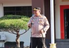 Kapolres Lingga Pimpin Apel Bhabinkamtibmas, Tanjak Jadi Simbol Penguatan Budaya Melayu
