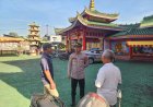 Polres Lingga Hadir Berikan Rasa Aman di Perayaan HUT Klenteng Cetiya Dharma Ratna