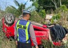 Diduga Sopir Mengantuk, Toyota Agya Terbalik di Gunung Kijang Bintan, Tiga Orang Terluka