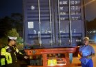 Patroli Malam Satlantas Polresta Barelang Tindak Truck Trailer Tanpa Lampu Rem Demi Keselamatan Pengguna Jalan