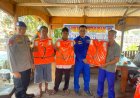 Waspada Cuaca Ekstrim, Satpolairud Polres Karimun Bagikan Life Jacket Kepada Nelayan Perbatasan