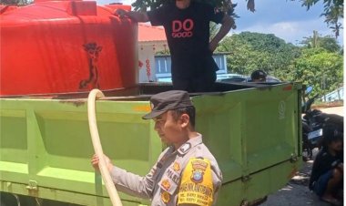 Polsek Batu Ampar Distribusikan Air Bersih Hari ke-98 untuk Warga Terdampak Gangguan Air di Tanjung Sengkuang dan Batu Merah