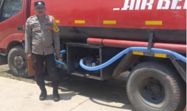Polsek Batu Ampar Monitoring Distribusi Air Bersih Hari Ke-99 bagi Warga Terdampak Gangguan Air
