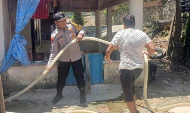Distribusi Air Bersih Hari Ke-100 di Batu Ampar Berjalan Aman dan Lancar, Polsek Pastikan Tepat Sasaran