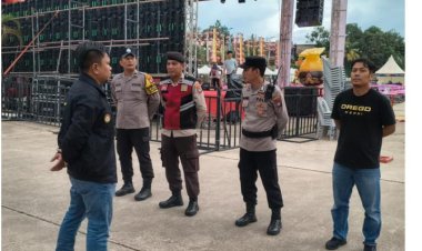 Personel Polsek Lubuk Baja Kawal Perayaan Dewi Bahari Hingga Berjalan Tertib dan Lancar