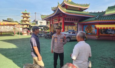 Polres Lingga Hadir Berikan Rasa Aman di Perayaan HUT Klenteng Cetiya Dharma Ratna