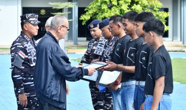 Apresiasi Atlet Berprestasi di Ajang Kejurnas, Dankodaeral IV Berikan Penghargaan Atlet Layar Kepri
