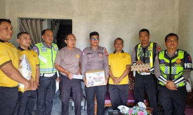 Polri Untuk Masyarakat: Kapolres Karimun Beri Tali Asih dan Dukungan Moril kepada Personel yang Sakit