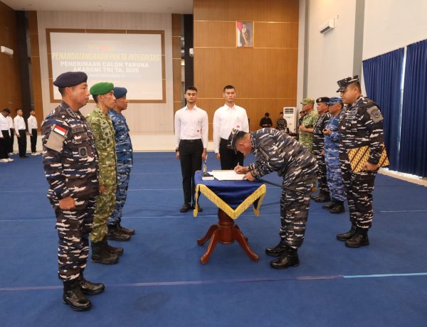 Teguhkan Komitmen Seleksi Bersih, Kodaeral IV Gelar Penandatanganan Pakta Integritas Calon Taruna Akademi TNI 2026