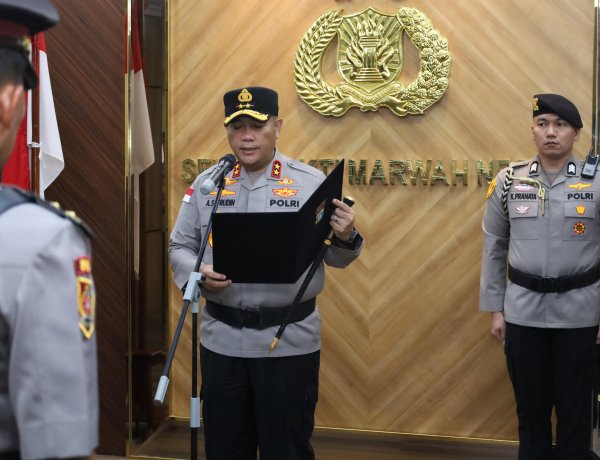 Kapolda Kepri Pimpin Upacara Serah Terima Jabatan Ka Spkt Polda Kepri
