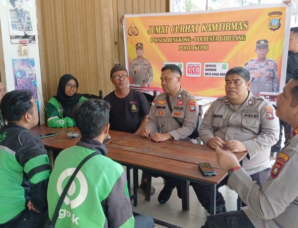 Polsek Bengkong Gelar Jumat Curhat Kamtibmas Bersama Warga Bengkong Laut