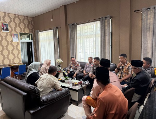 Jalin Silaturahmi, Kapolsek Bintan Utara berkunjung ke kantor Camat Seri Kuala Lobam