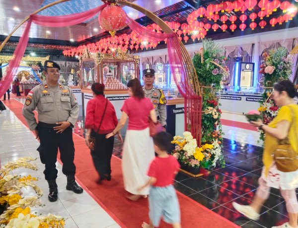 Peringatan Waisak 2026, Polsek Gunung Kijang Pastikan Sembahyang Keselamatan di Vihara Galang Batang Berjalan Kondusif