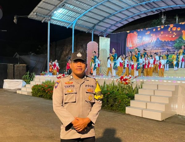 Kapolsek Daik Lingga Ajak Masyarakat Jaga Persatuan dalam Peringatan Waisak 2570