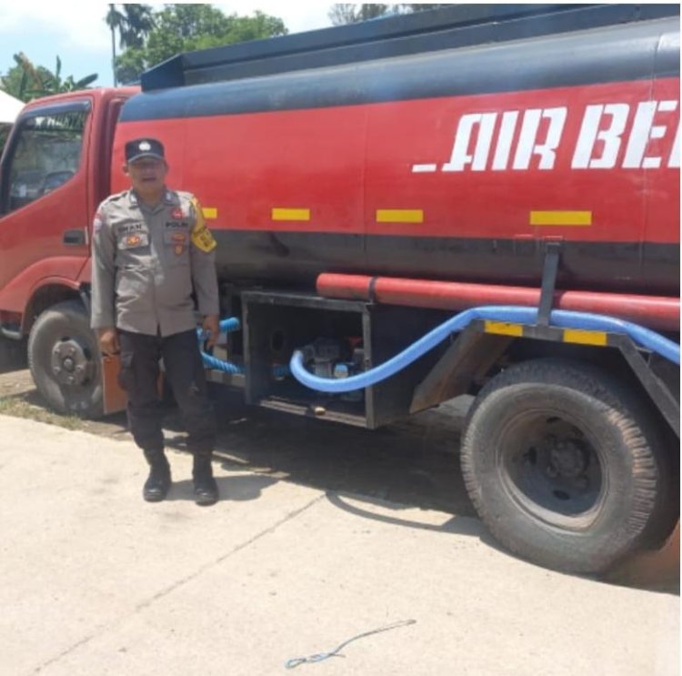 Polsek Batu Ampar Monitoring Distribusi Air Bersih Hari Ke-99 bagi Warga Terdampak Gangguan Air