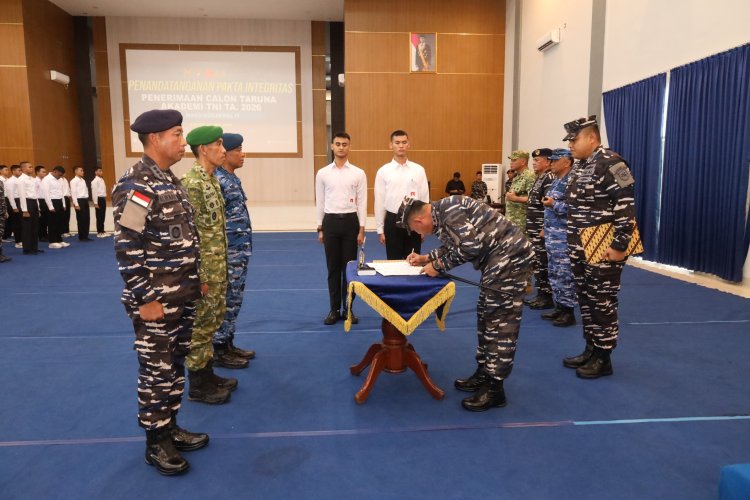 Teguhkan Komitmen Seleksi Bersih, Kodaeral IV Gelar Penandatanganan Pakta Integritas Calon Taruna Akademi TNI 2026
