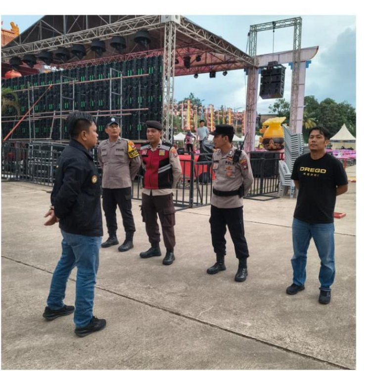 Personel Polsek Lubuk Baja Kawal Perayaan Dewi Bahari Hingga Berjalan Tertib dan Lancar