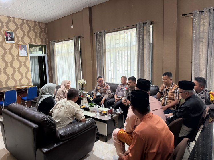 Jalin Silaturahmi, Kapolsek Bintan Utara berkunjung ke kantor Camat Seri Kuala Lobam