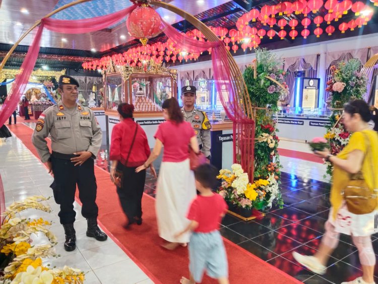 Peringatan Waisak 2026, Polsek Gunung Kijang Pastikan Sembahyang Keselamatan di Vihara Galang Batang Berjalan Kondusif