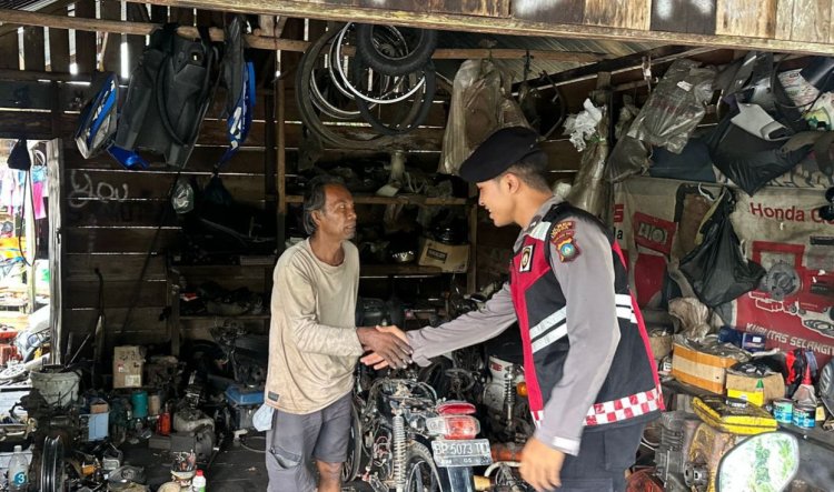 Polsek Daik Lingga Tingkatkan Patroli Dialogis, Ajak Warga Jaga Kamtibmas Bersama