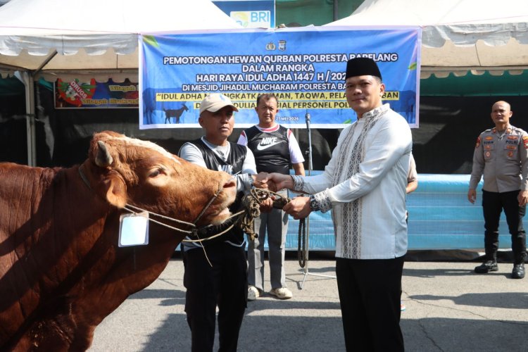 Polresta Barelang Gelar Sholat Idul Adha 1447 H dan Pemotongan 42 Hewan Qurban untuk Masyarakat