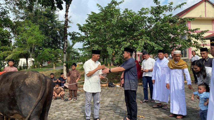 Rayakan Idul Adha, Polres Bintan Sembelih dan Distribusikan Hewan Kurban untuk Masyarakat