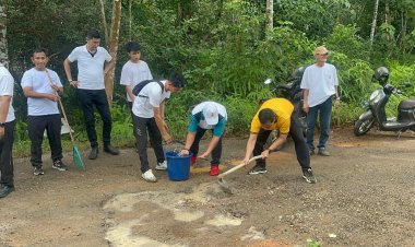 Polsek Singkep Barat Bersama Kejari Lingga, Forkopimcam dan Masyarakat Gelar Gotong Royong Jumat Bersih