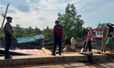 Patroli Daerah Rawan Bencana, Polsek Daik Lingga Tingkatkan Kesiapsiagaan dan Imbau Masyarakat Tetap Waspada