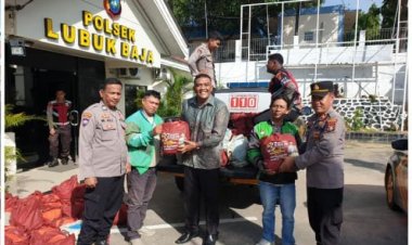 Polsek Lubuk Baja Salurkan 100 Paket Sembako dalam Bakti Sosial Hari Bhayangkara Ke-80 Tahun 2026