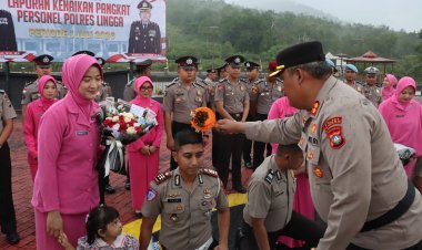 Kapolres Lingga Pimpin Upacara Kenaikan Pangkat, Wujud Apresiasi atas Dedikasi Personel