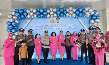 Enam Personel Polsek Bengkong Terima Kenaikan Pangkat, Kapolsek: Jadikan Amanah untuk Tingkatkan Profesionalisme dan Pengabdian