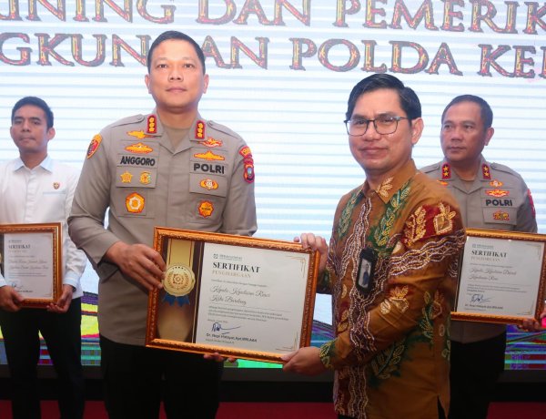 Kapolresta Barelang Terima Penghargaan pada Kegiatan Program JKN BPJS Kesehatan