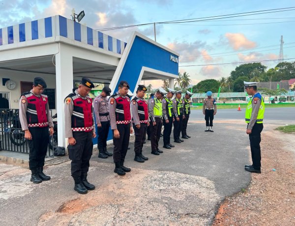 Pengamanan Humanis Polres Lingga Dukung Kelancaran Reuni Emas K76 SMPN 1
