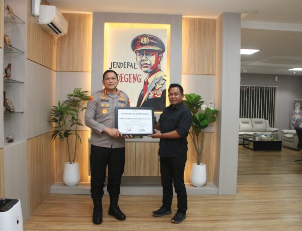 Polresta Barelang Terima Penghargaan dari Grab Indonesia atas Profesionalisme Penanganan Perkara Warga Negara Asing