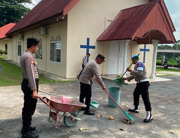 Polri Untuk Masyarakat, Polsek Dabo Singkep Gelar Bakti Religi di GPIB Bukit Karmel