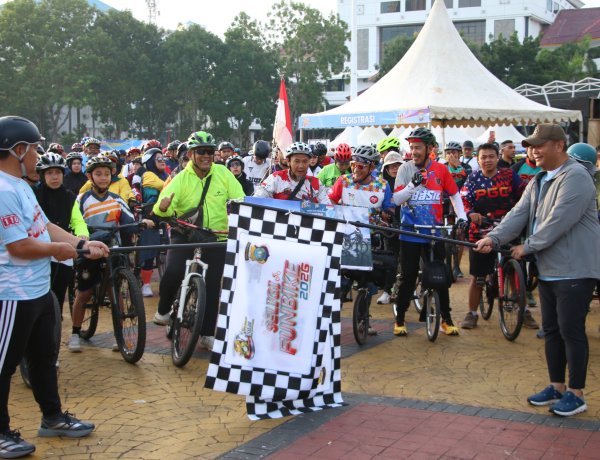 Kapolda Kepri Pimpin Car Free Day dan Buka Pekan Olahraga Polri Sambut Hari Bhayangkara ke-80