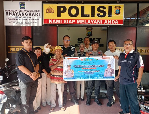 Polres Karimun Gelar Bakti Kesehatan Gratis Di Pelabuhan Sambut Hari Bhayangkara Ke-80